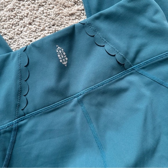 Free People Movement 7/8 Scalloped Genesis Leggings XS - Picture 4 of 6